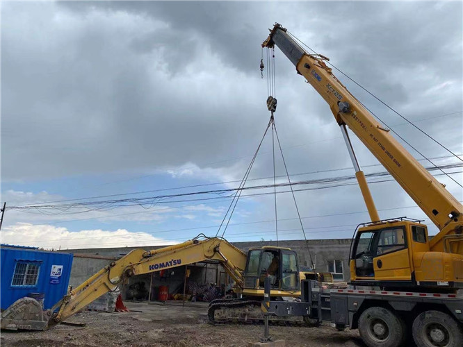 阿荣旗25吨吊车的工作半径是多少？